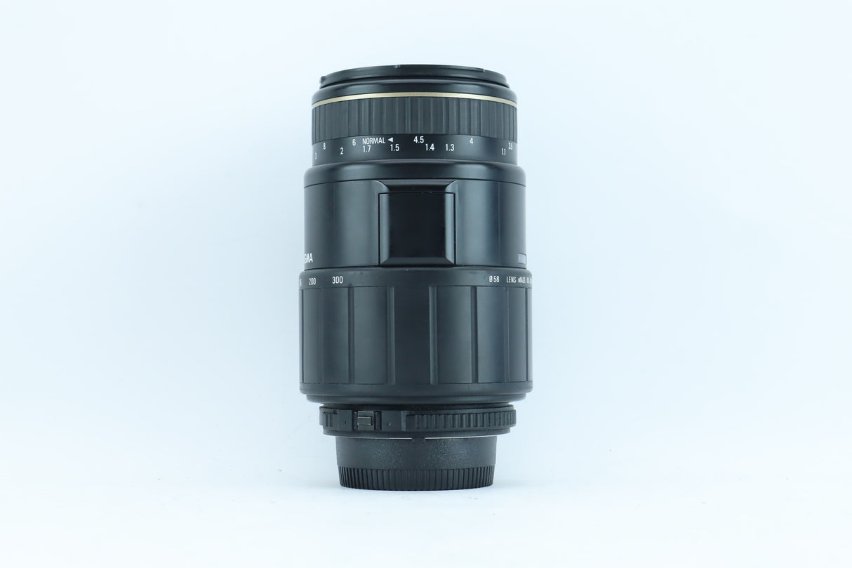Sigma 70-300mm f/4-5.6 APO Macro | S/N: 4004399