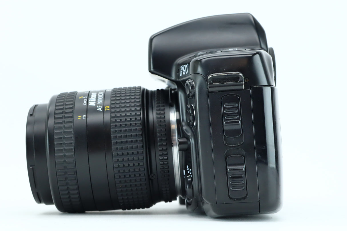 Nikon F90 + AFNIKKOR 28-70mm 3,5-4,5D