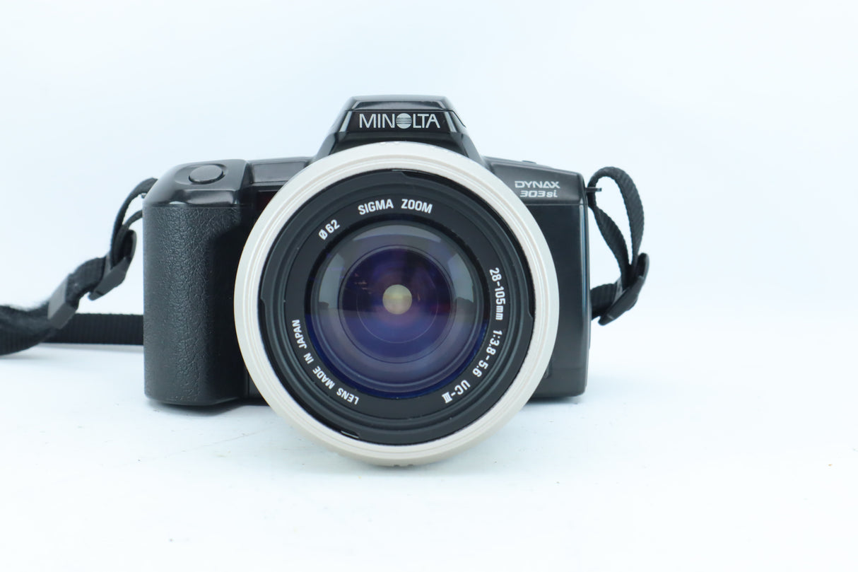 Minolta Dynax 303si 35mm SLR Kit with Sigma Zoom 28-105mm f/3.8-5.6