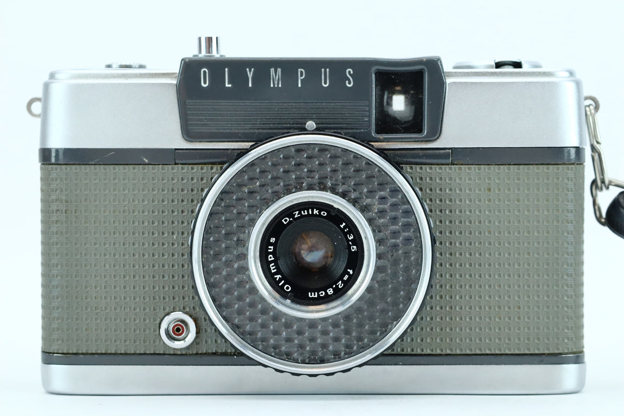 Olympus PEN EE, D.Zuiko 28mm f/3.5