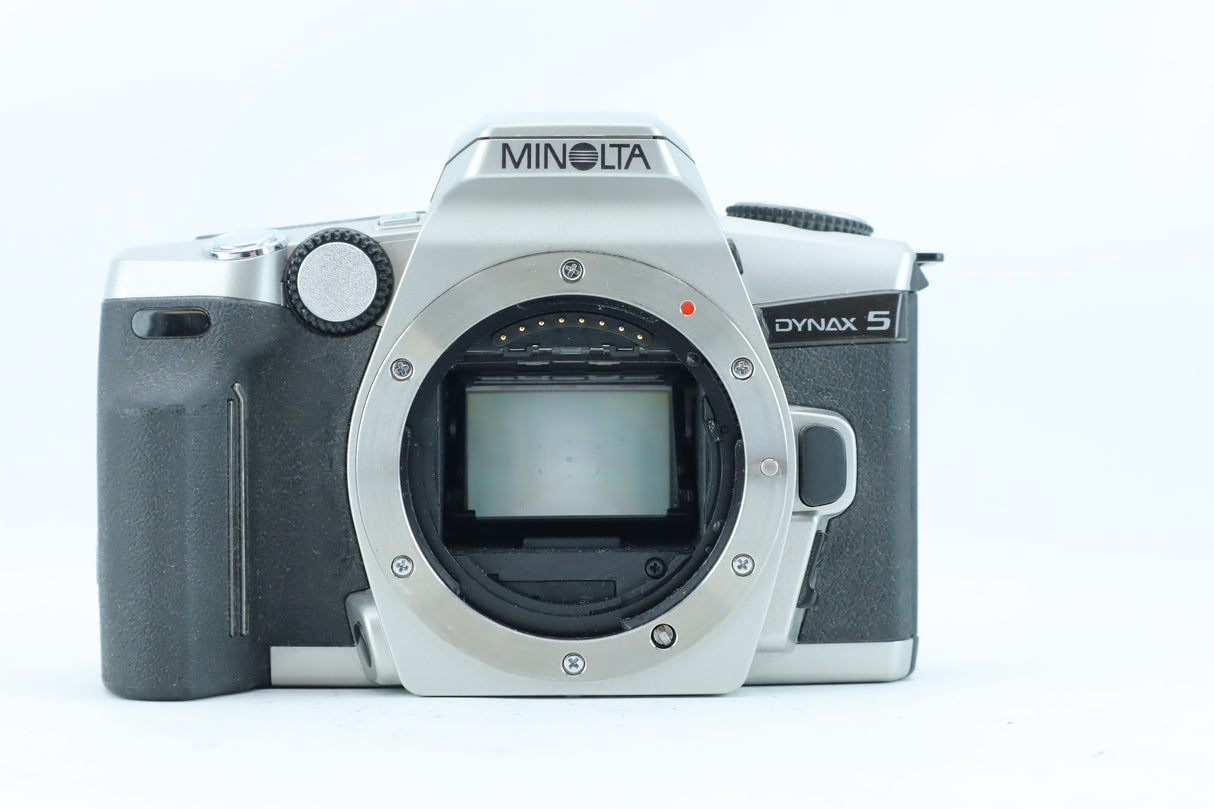 Minolta Dynax 5 35mm SLR