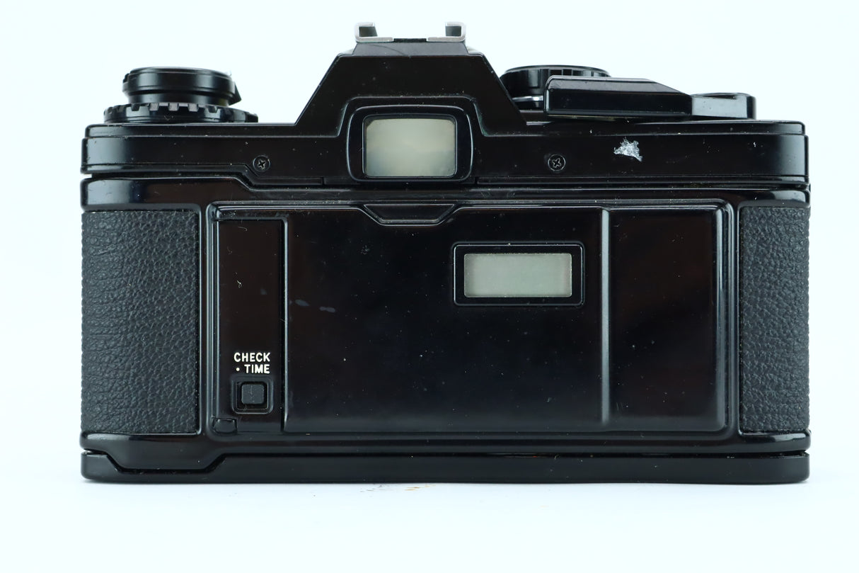 Olympus OM-10 E.Zuiko Auto-T 135mm f/3.5 Lens