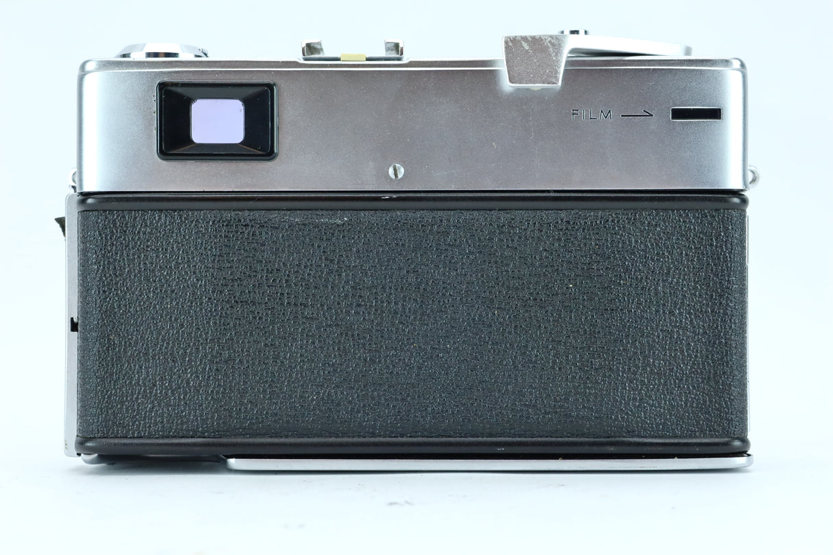 Minolta Hi-Matic 9 with Rokkor-PF 45mm f/1.7 Lens