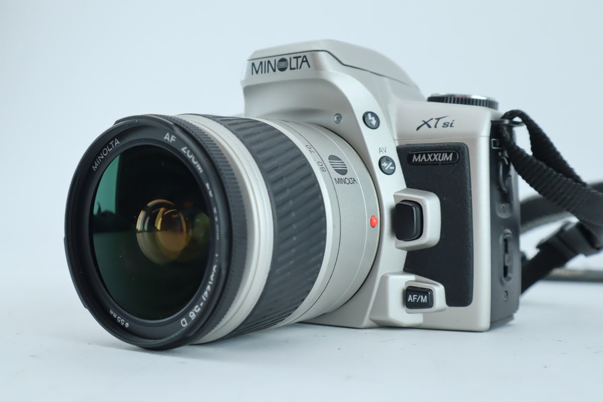 Minolta XTsi with AF zoom 28-80mm 3,5-5,6