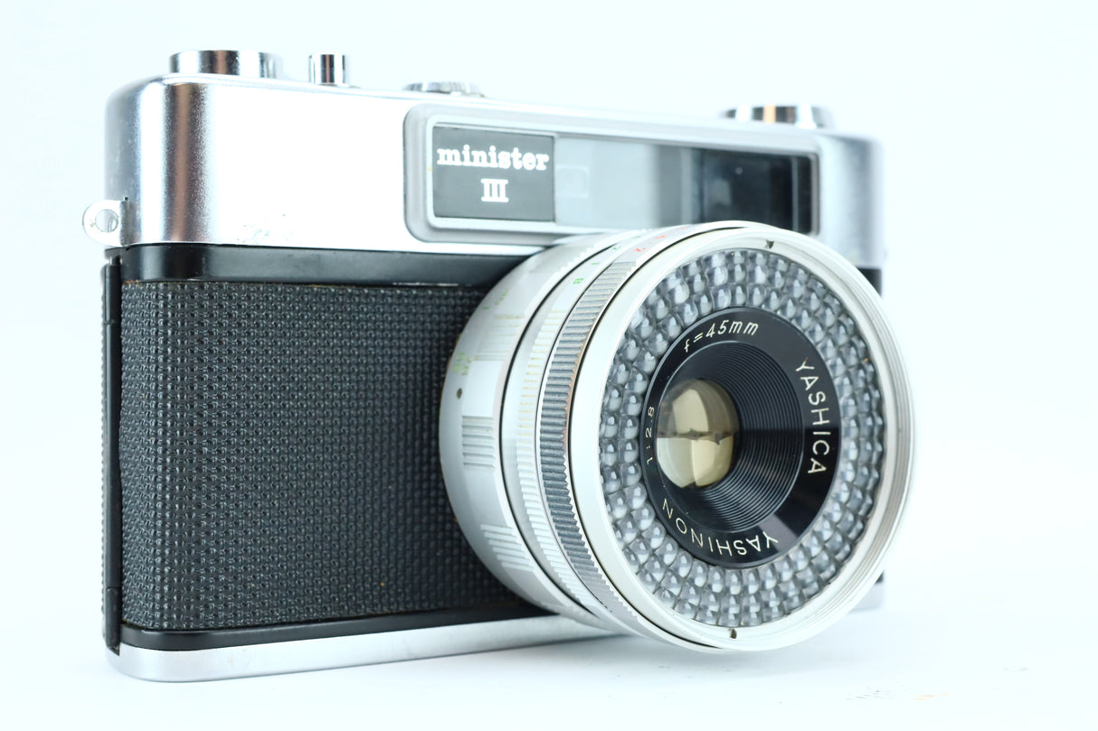 Yashica Minister III + Yashinon 45mm f/2.8 doet sluiter het weer?