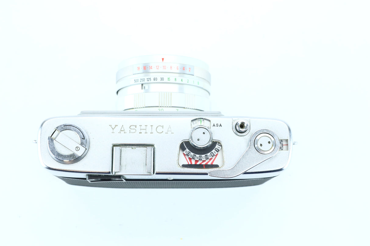 Yashica Minister III + Yashinon 45mm f/2.8 doet sluiter het weer?