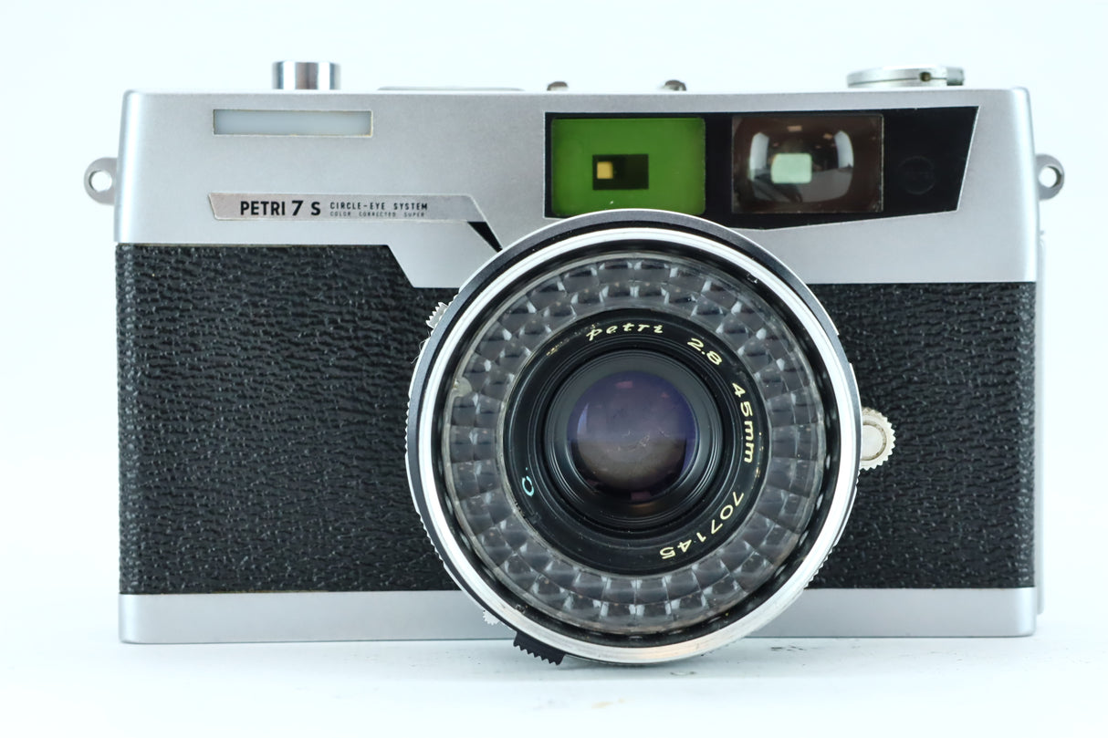 Petri 7S + Petri 45mm f/2.8 (SN: 707145)