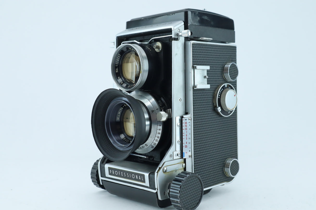 Mamiya C33 with two 2,8/80mm lenses