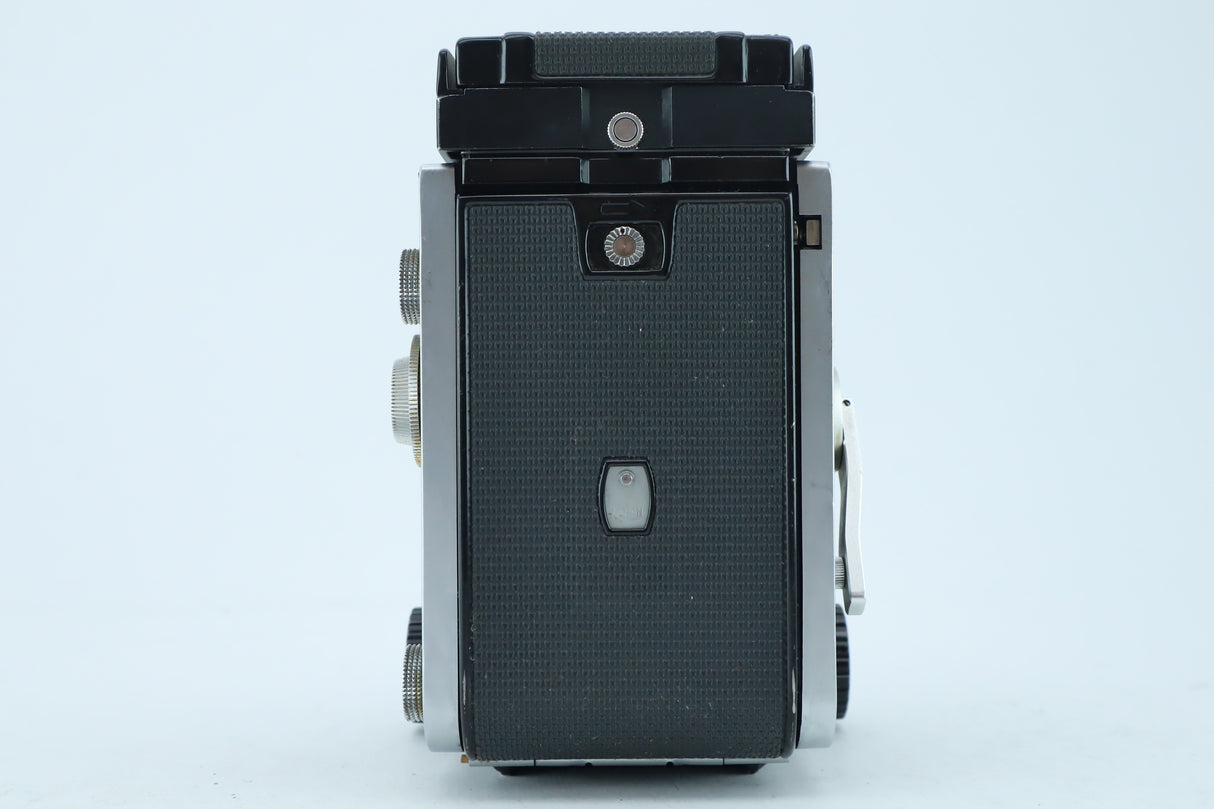 Mamiya C33 with two 2,8/80mm lenses