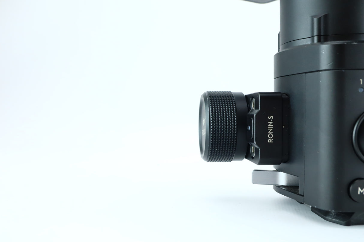 DJI Ronin-S – 3-Axis Motorized Gimbal Stabilizer for DSLR & Mirrorless Cameras
