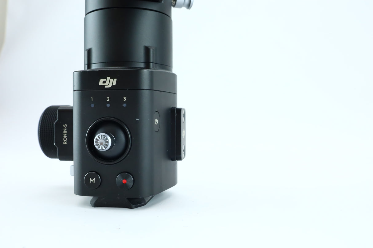 DJI Ronin-S – 3-Axis Motorized Gimbal Stabilizer for DSLR & Mirrorless Cameras