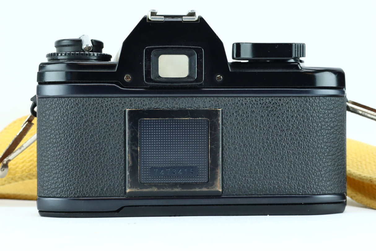 Nikon EM (SN: 7473415) – Body Only