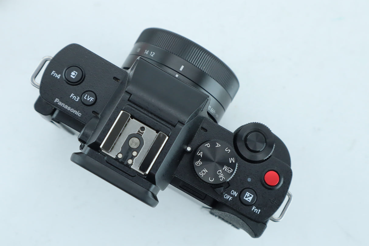 Panasonic lumix G100D with vario 3,5-5,6/12-32mm