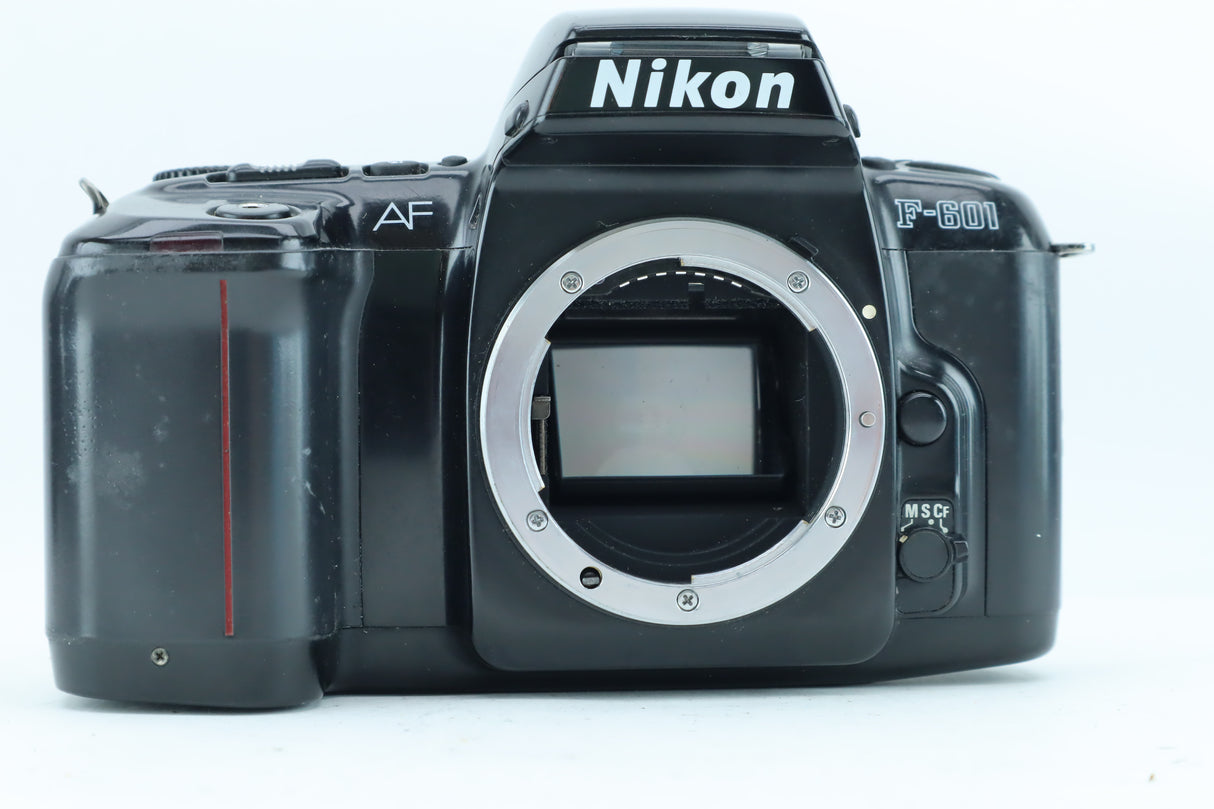 Nikon F-601 35mm SLR