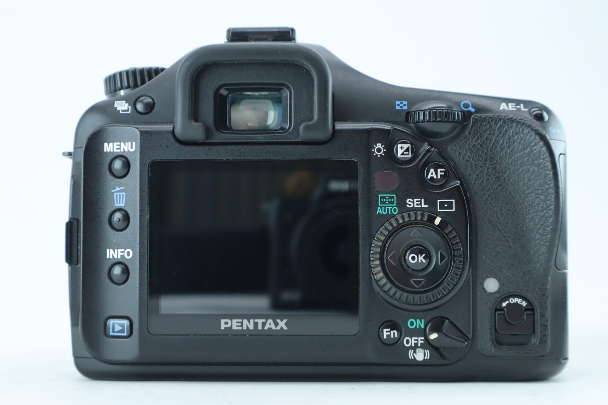Pentax K10 D with SMC 3,5-5,6 18-55mm AL
