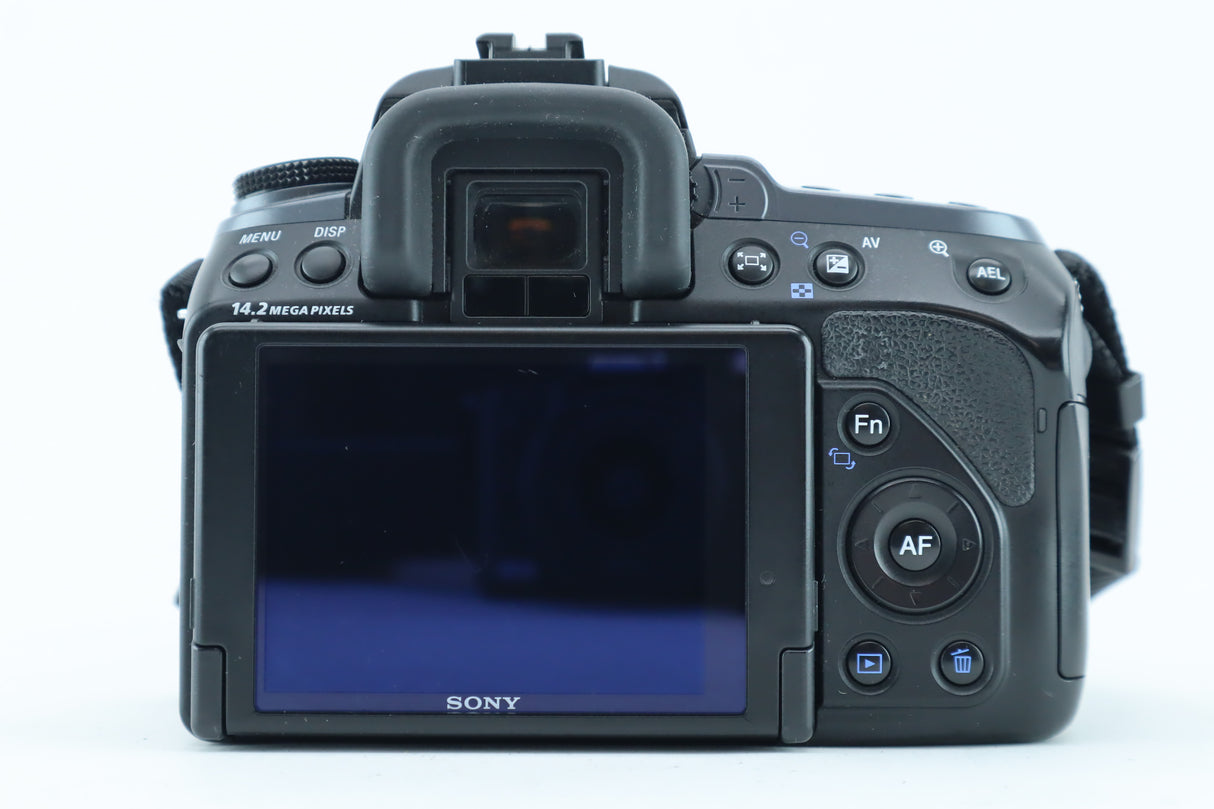 Sony A550 with 3,5-5,6/18-55mm SAM