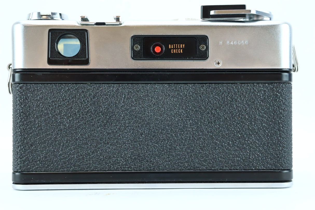 Yashica Electro 35 GSN + Color-Yashinon DX 45mm f/1.7