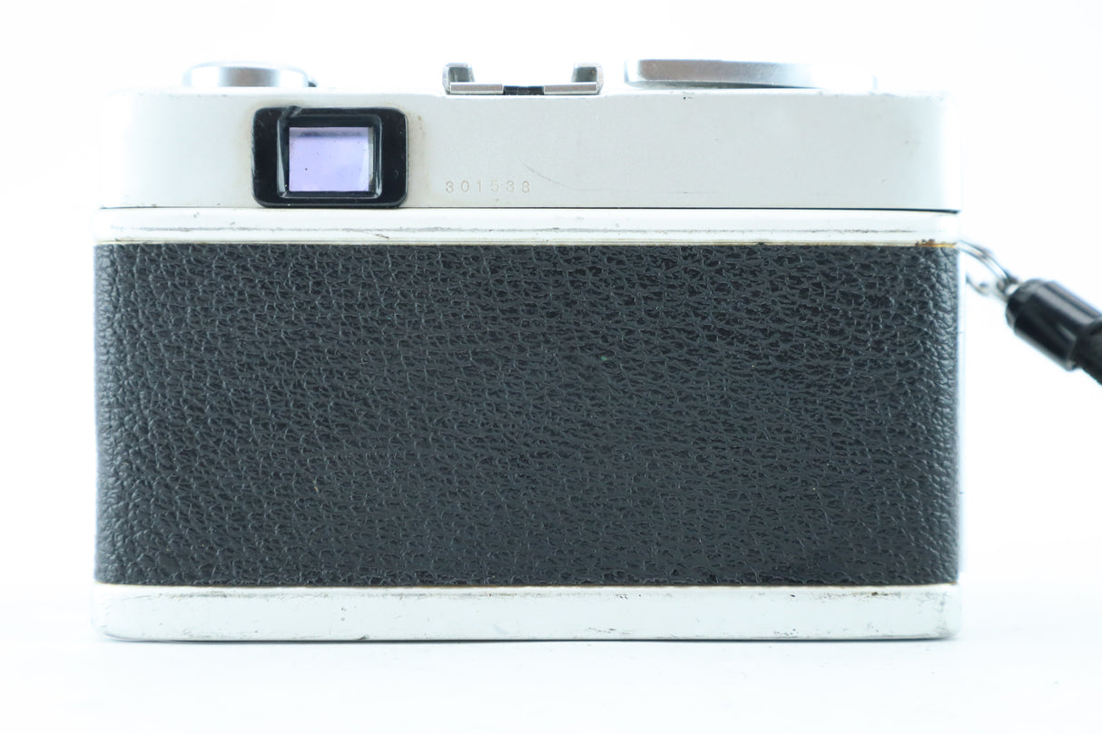 Konica C35 V with a Hexanon 1:2.8 f=38mm lens