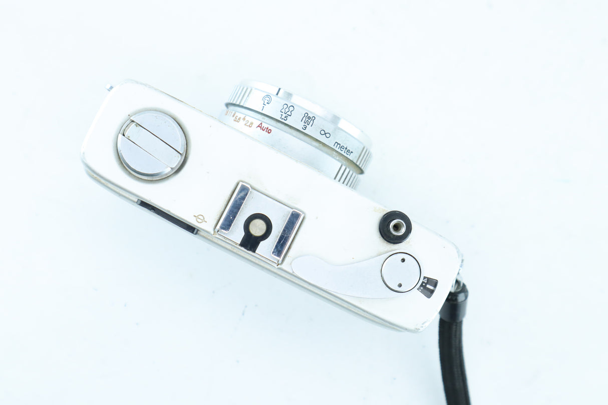 Konica C35 V with a Hexanon 1:2.8 f=38mm lens