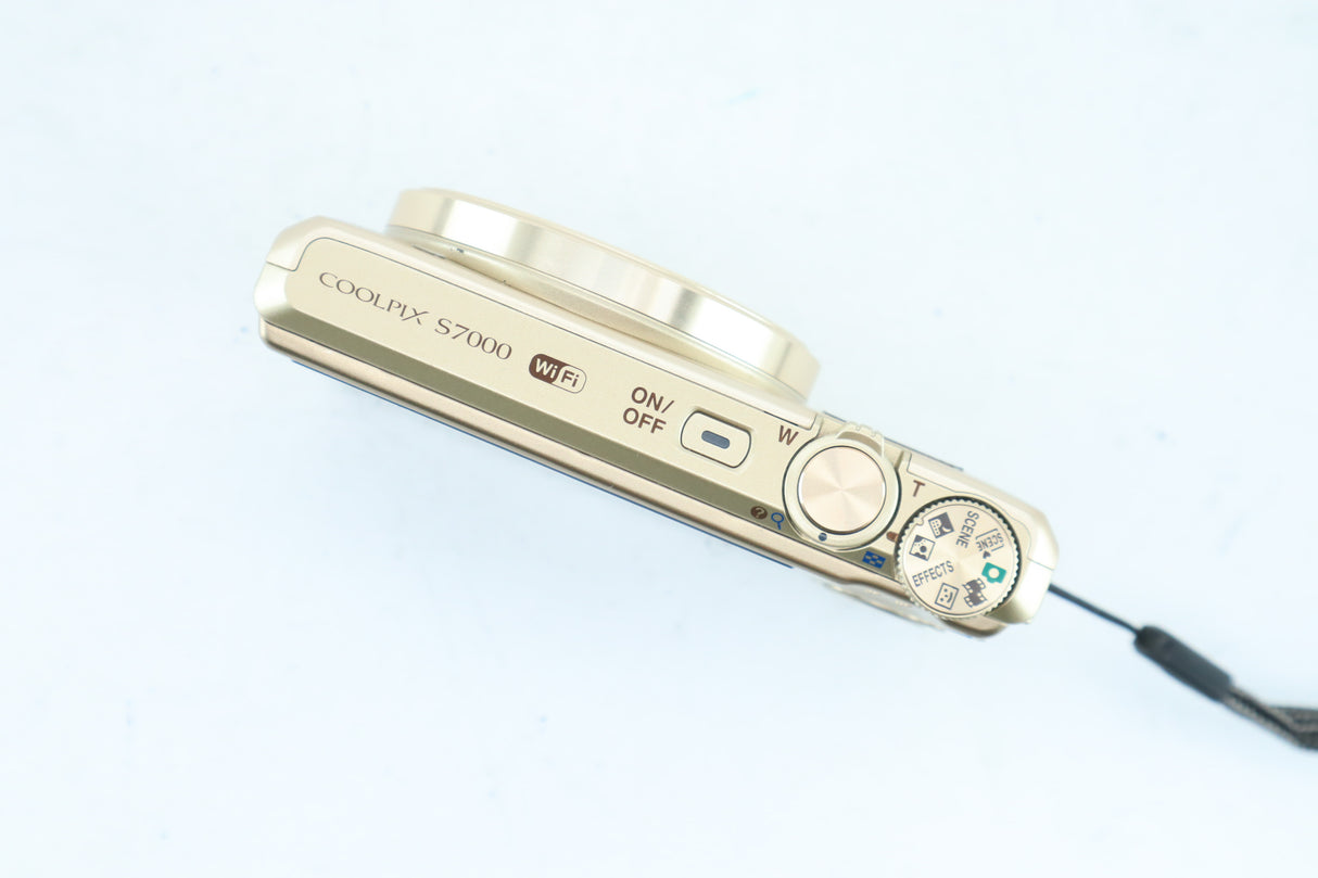 Nikon Coolplix s7000