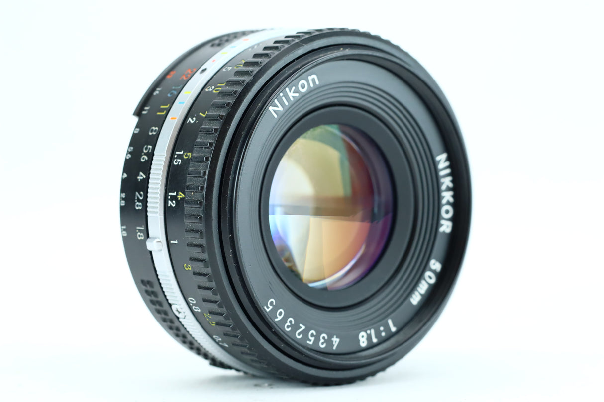 Nikon Nikkor 50mm f/1.8 (SN: 4352365)