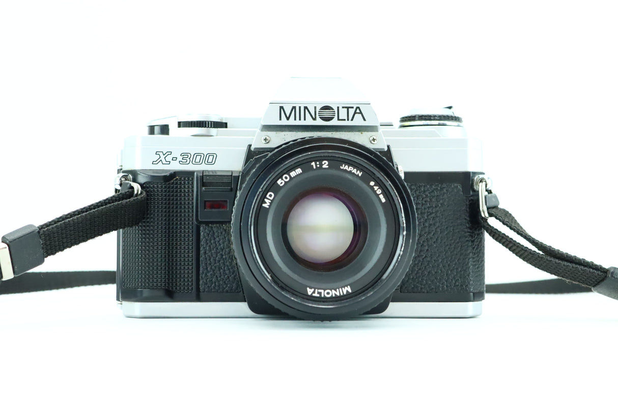 مينولتا X-300 مع عدسة مينولتا MD مقاس 50 مم 1:2