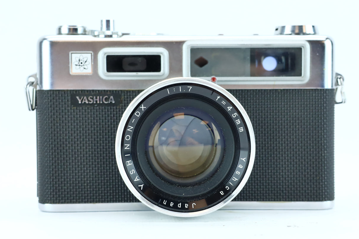 Yashica Electro 35 + Yashinon-DX 45mm f/1.7
