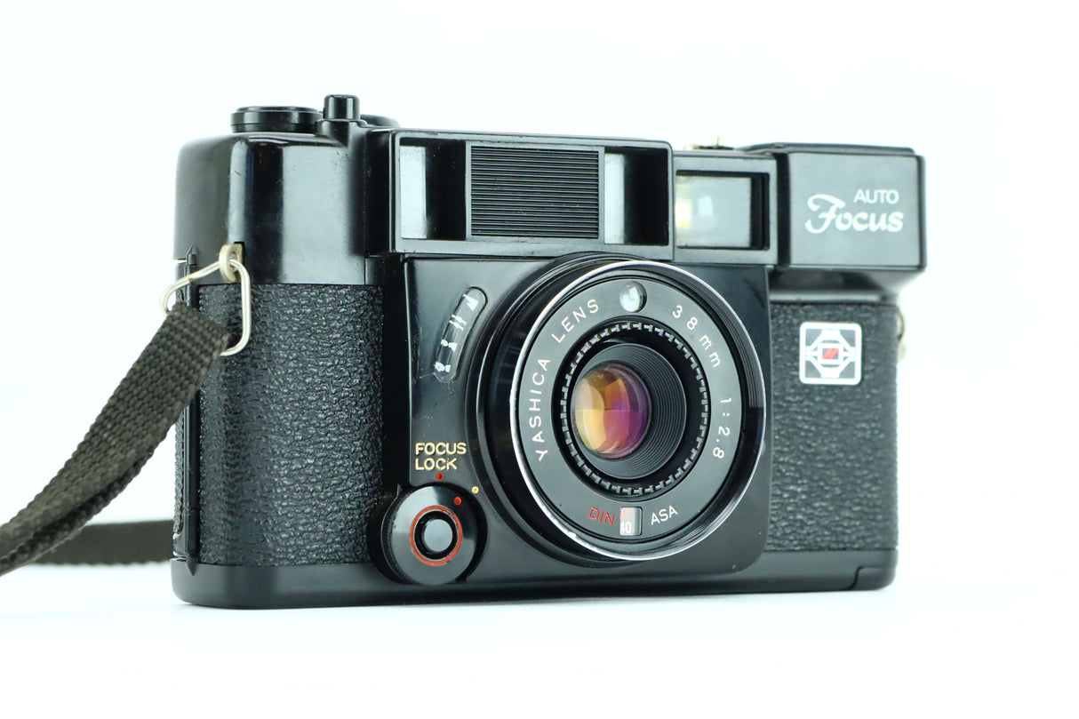Yashica autofocus met Yashica 38mm 1:2.8 lens