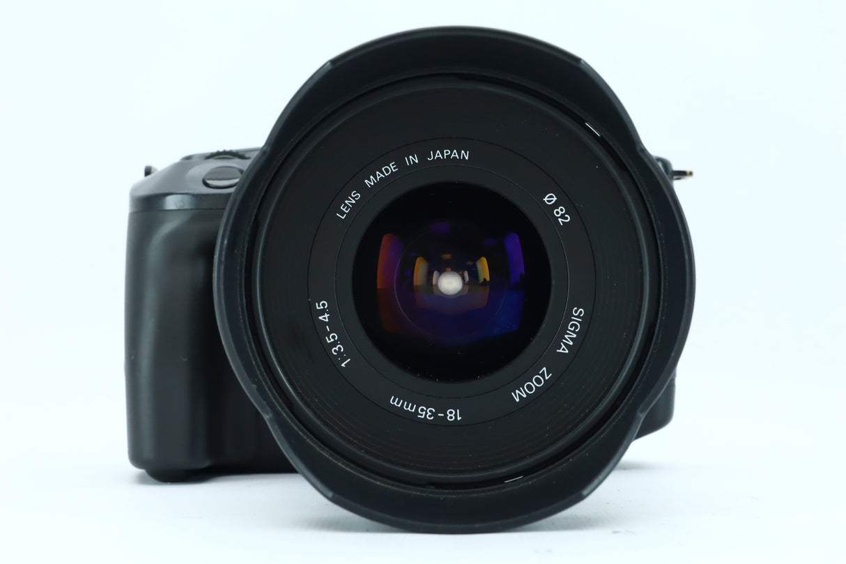 Canon EOS 600 + Sigma Zoom 18–35mm f/3.5–4.5