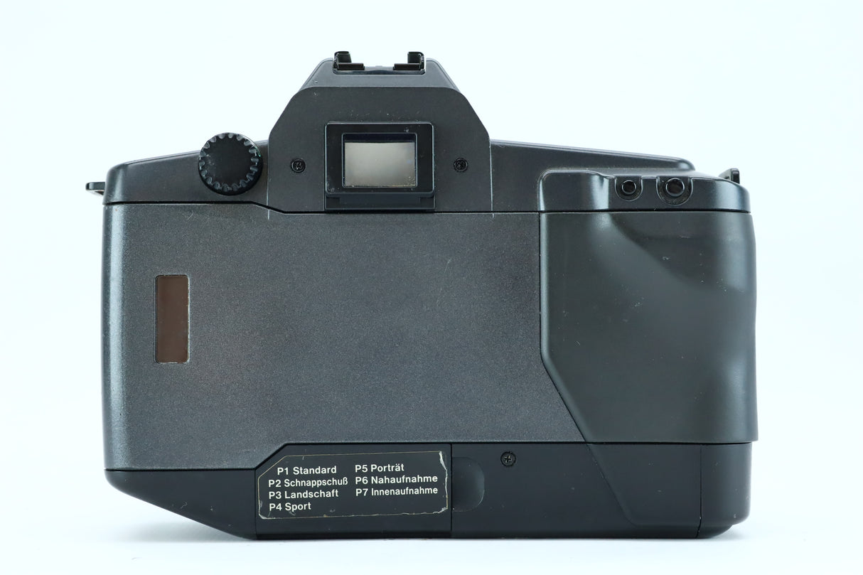 Canon EOS 600 + Sigma Zoom 18–35mm f/3.5–4.5