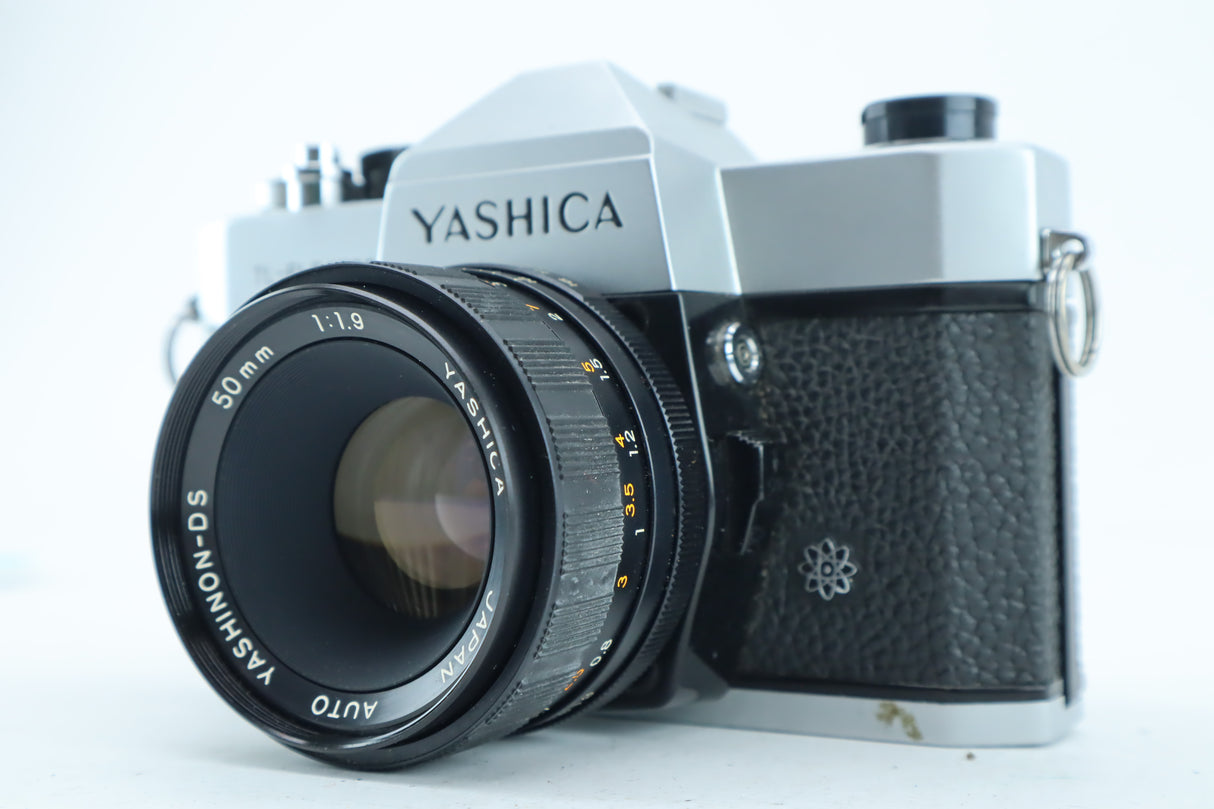 Yashica TL-Electro with Yashinon-DS 50mm 1,9
