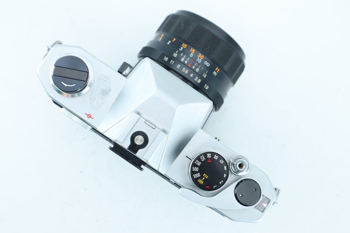 Yashica TL-Electro with Yashinon-DS 50mm 1,9