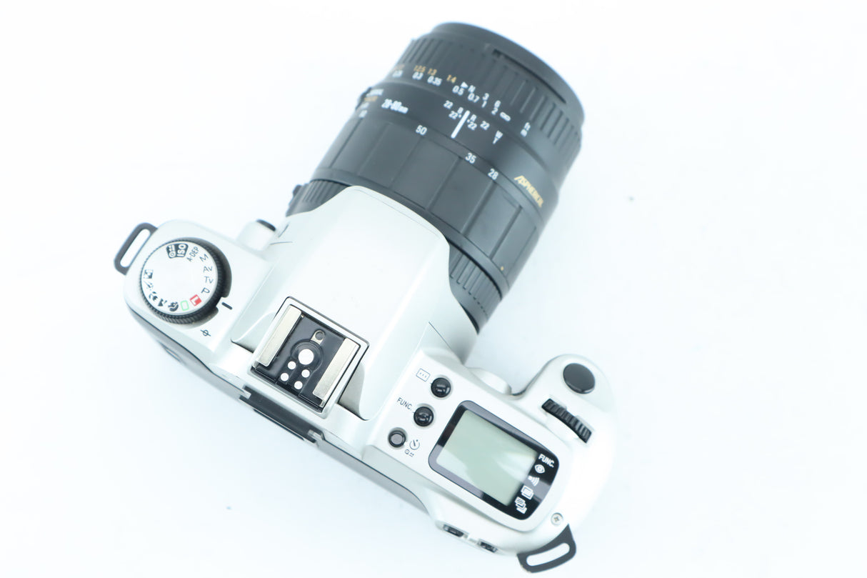 Canon EOS 500N with 28-80mm