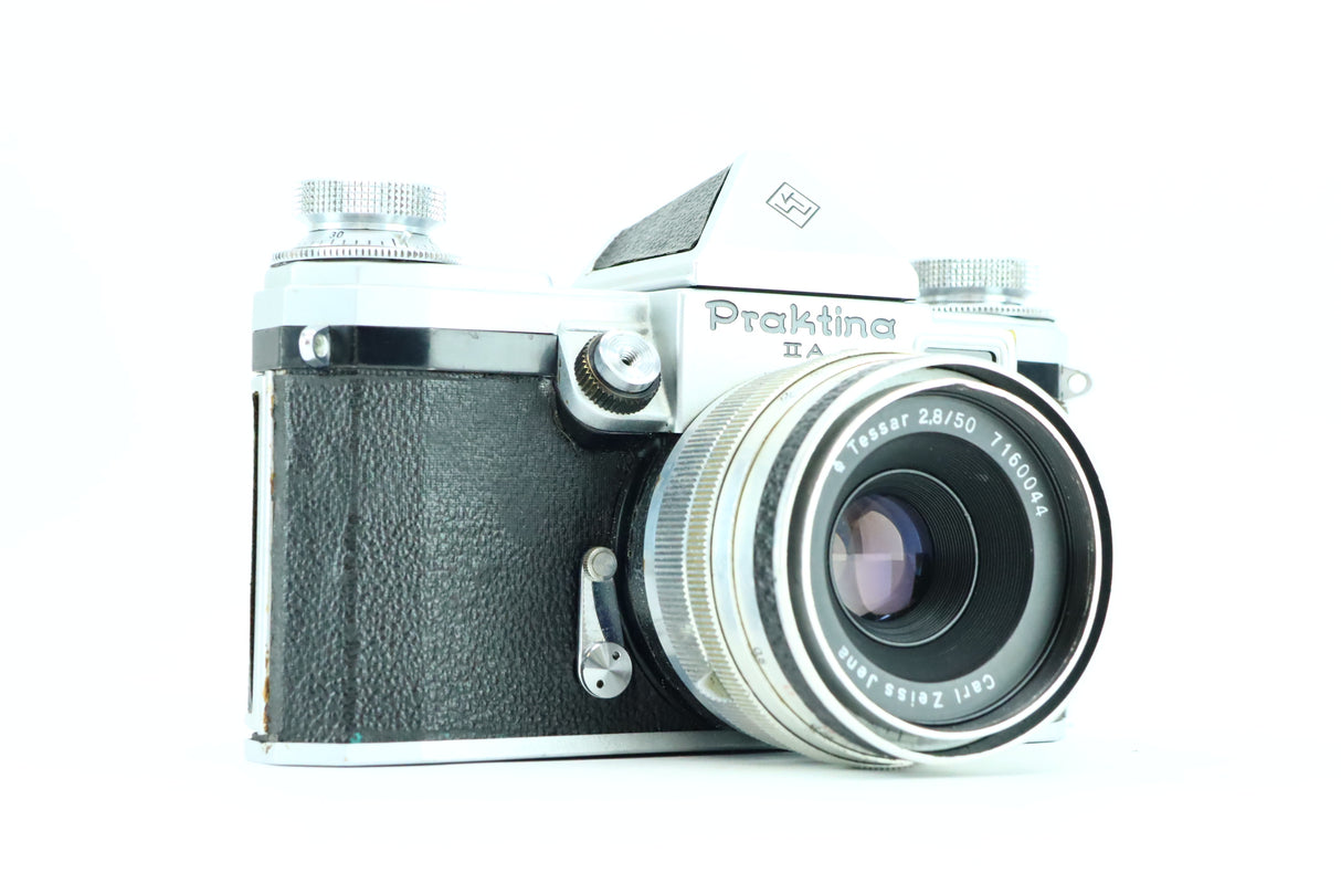 Praktina II A con obiettivo Carl Zeiss Tessar 2,8/50