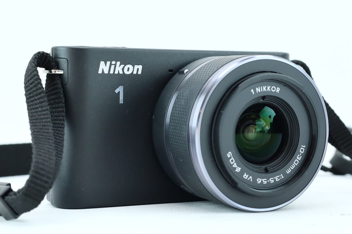 Nikon 1 with Nikkor 1 10–30mm f/3.5–5.6