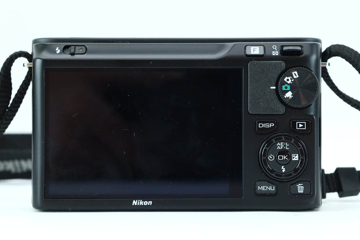 Nikon 1 with Nikkor 1 10–30mm f/3.5–5.6