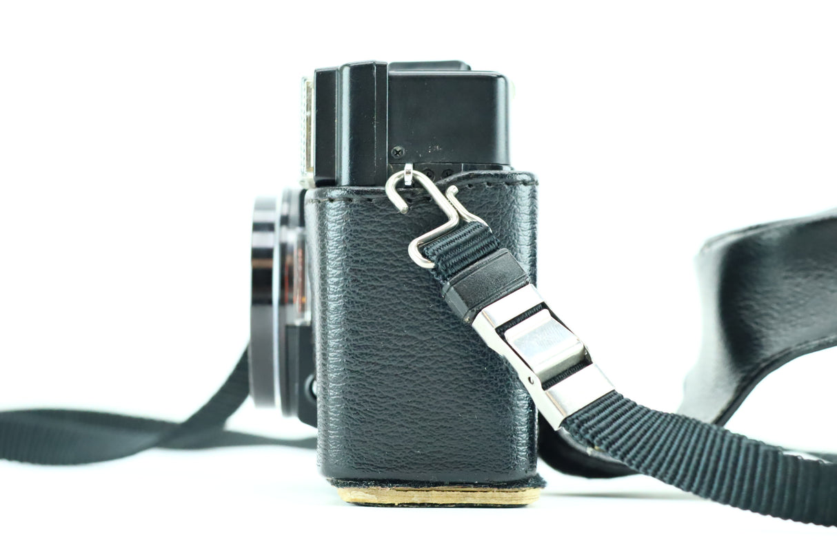 كونيكا C35 مع عدسة كونيكا هيكسانون 38 ملم F2.8