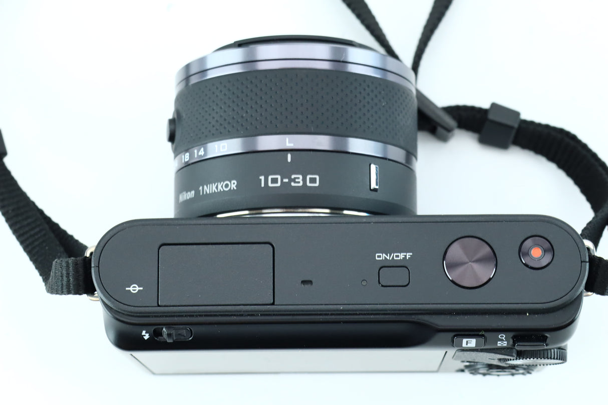 Nikon 1 with Nikkor 1 10–30mm f/3.5–5.6