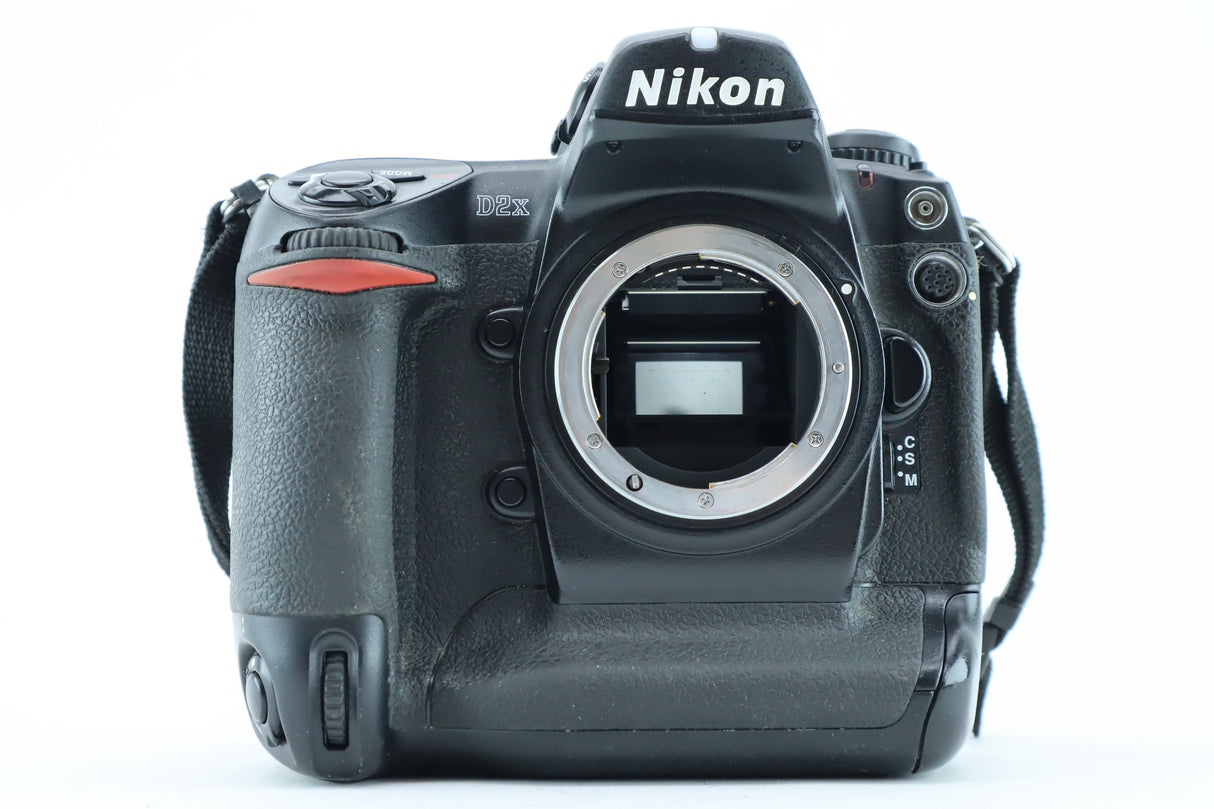 Nikon D2X