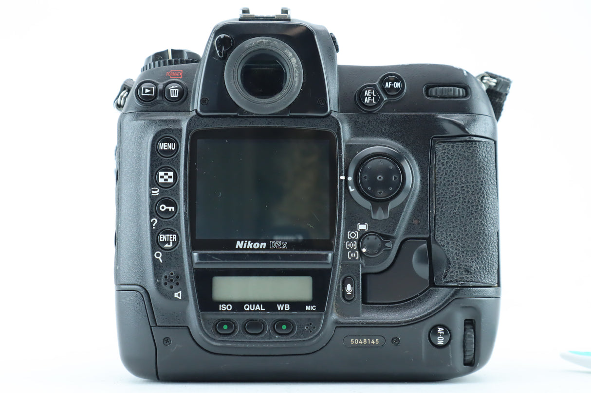 Nikon D2X