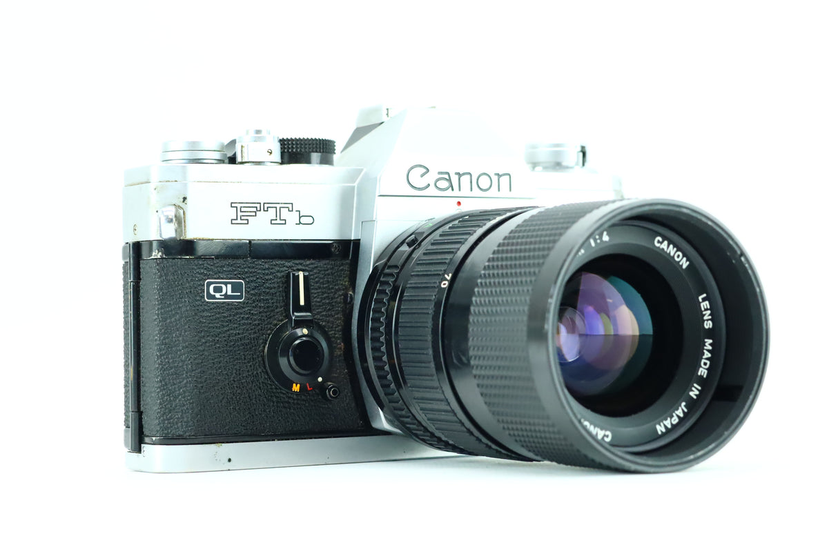 Canon FTb mit einem Canon-Zoomobjektiv FD 35-70 mm 1:4-Objektiv