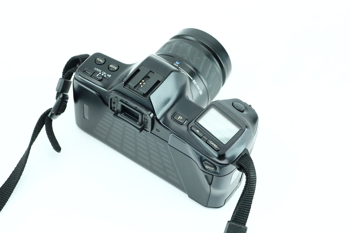 Minolta Dynax 7000i mit AF-Zoom 35-80mm 1:4-5,6