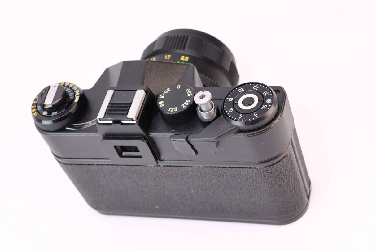 Zenit ET with Helios 44M-4 2/58