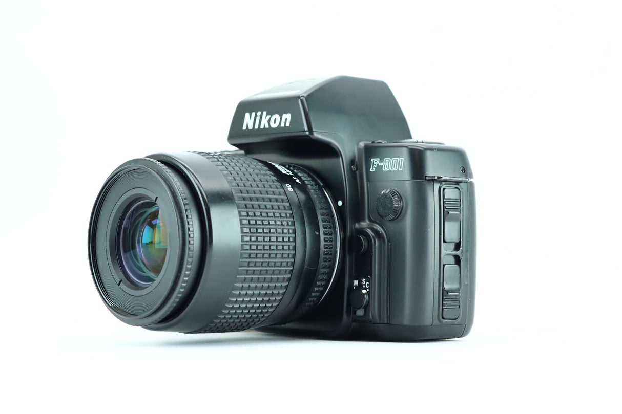 Nikon F-801 AF met Nikkor 35-80mm 1:4-5.6 D lens