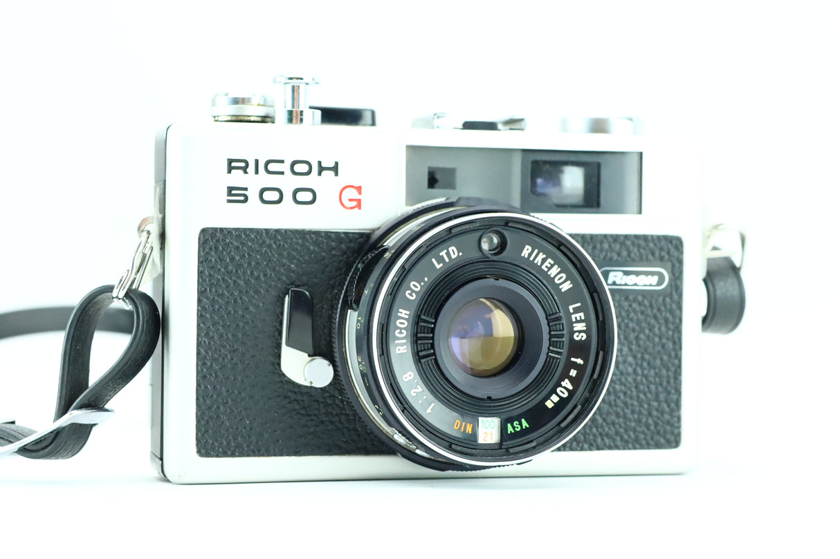 Ricoh 500G con obiettivo Rikenon f=40mm 1:2.8