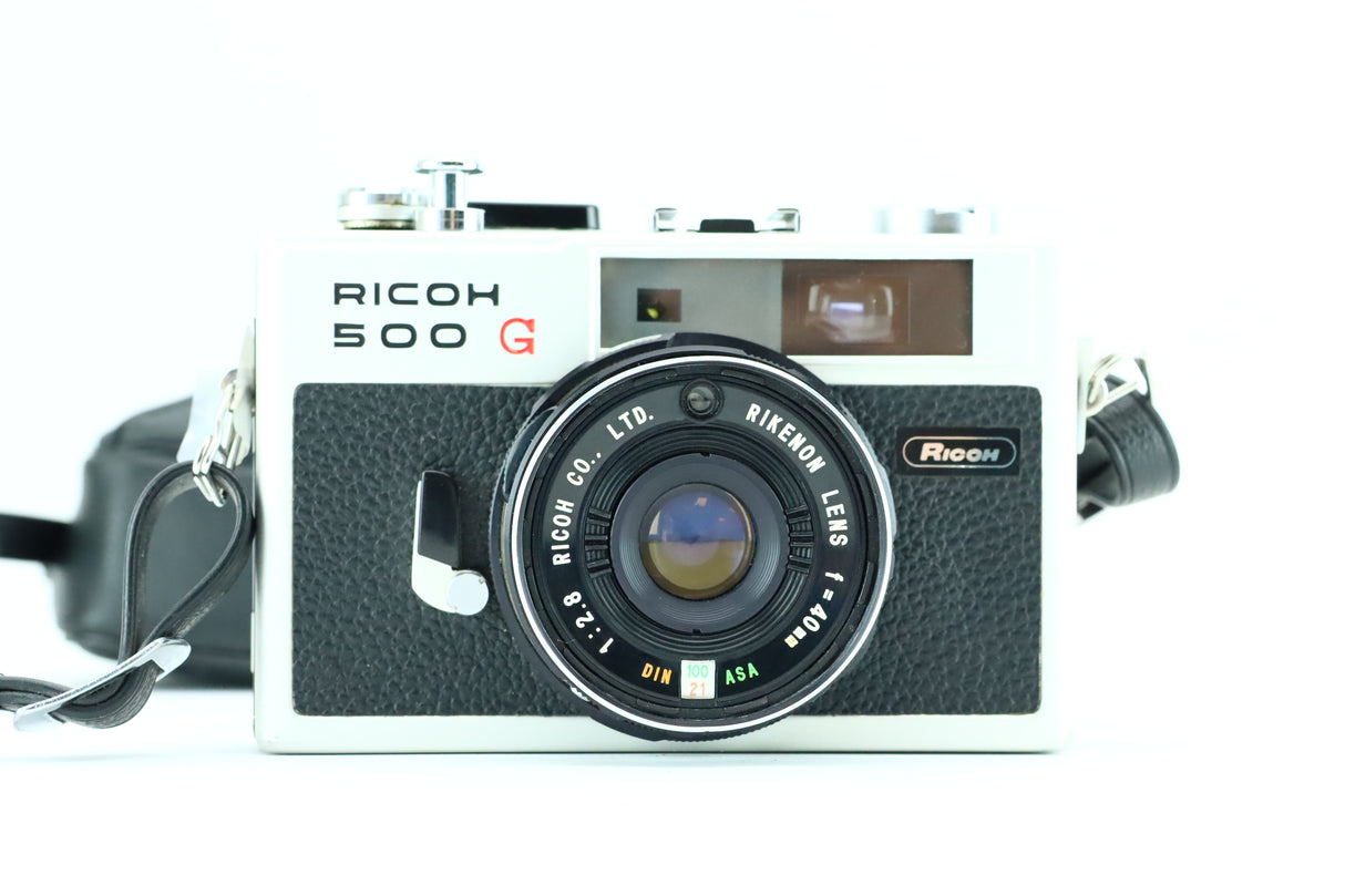 Ricoh 500G con obiettivo Rikenon f=40mm 1:2.8