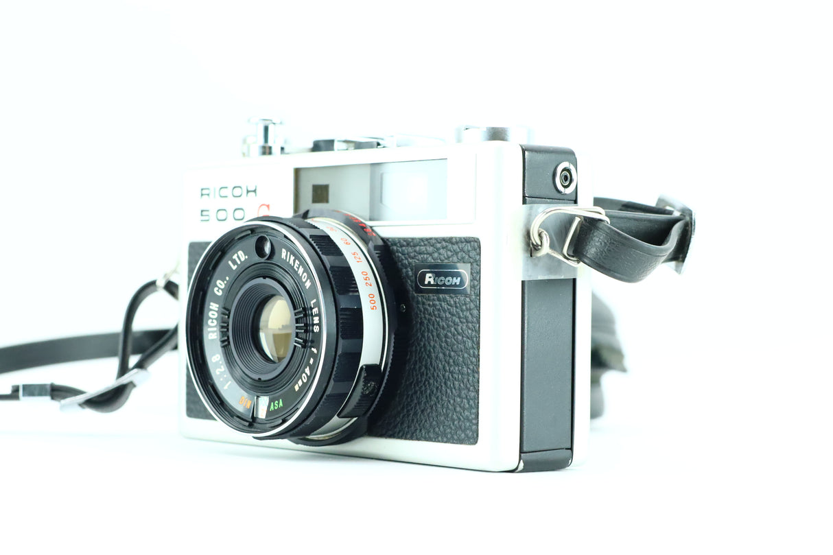 Ricoh 500G con obiettivo Rikenon f=40mm 1:2.8