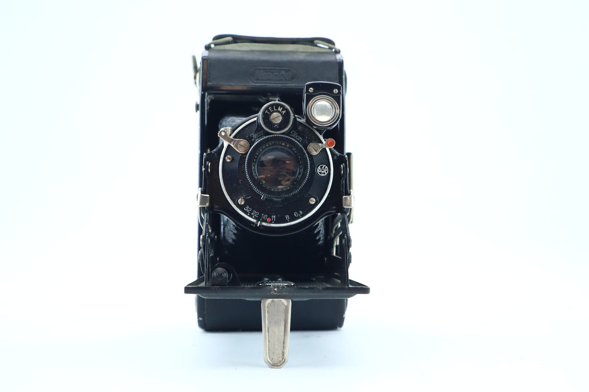 Zeiss Ikon Ikonta 520/2 with Zeiss Ikon Nova-Anastigmat 105mm f/6.3