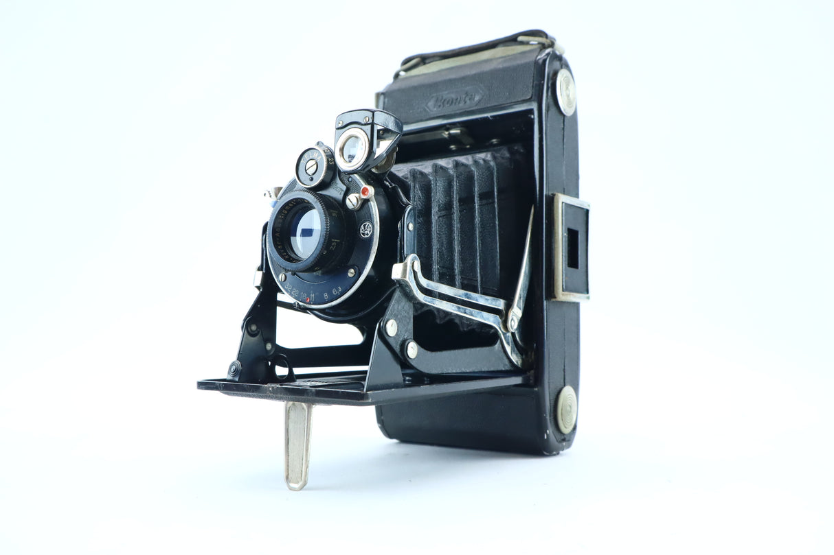 Zeiss Ikon Ikonta 520/2 with Zeiss Ikon Nova-Anastigmat 105mm f/6.3