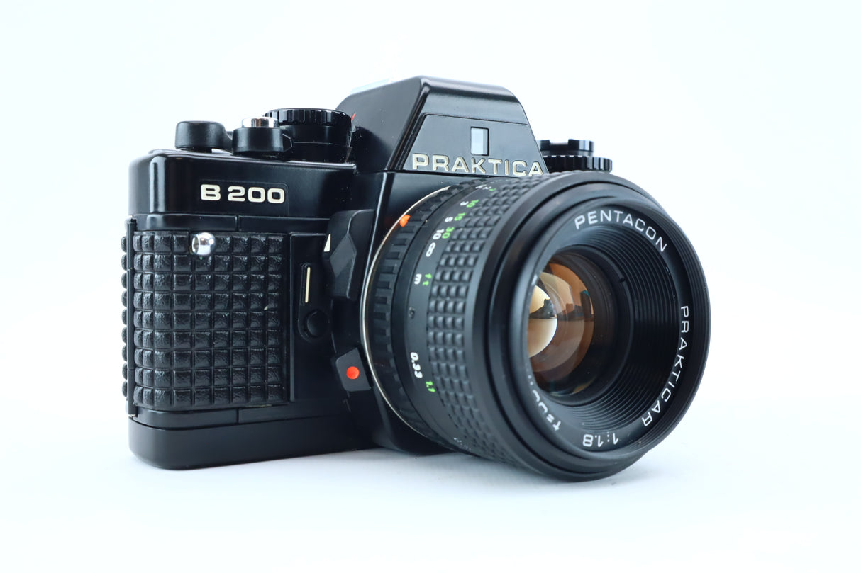 Praktica B200 Electronic + Pentacon Prakticar 50mm f/1.8 MC